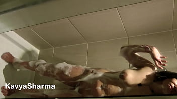 Gadis India Gujarat Yang Bergairah Di Bak Mandi Meremas Payudara Besar Dan Memainkan Memeknya – Film Panas Hindi Lengkap