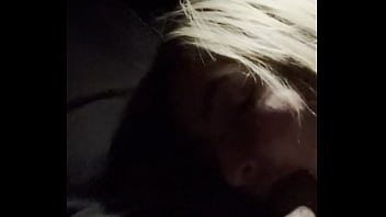 Una Desconocida Me La Chupa Mientras Me Lleva Por La Carretera.