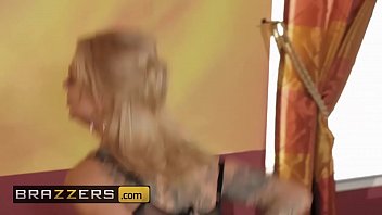 Tumpuk Dan Tancapkan: Ratu Payudara Dan Raja Porn Memuaskan Nafsu Di Brazzers