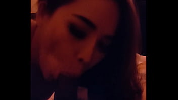 Gadis India Yang Menggoda Dengan Lekuk Tubuh Yang Membara