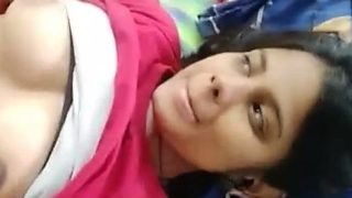 Gadis India Menggairahkan Mengirim Foto Mesum Dirinya Sendiri