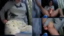 Gadis Muda Menggoda Bermain Mainan Seks Di Video