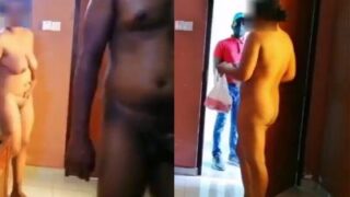 Ibu Rumah Tangga Telanjang Menerima Paket Dari Kurir Pria Dalam Video Dewasa India