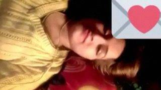 Pamer Tubuh Seksi Desi Untuk Pacar Di Panggilan Video