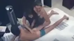 Rekaman Mesra Ibu Dan Anak Di Kamar Tidur Keluarga