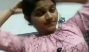 Tante Mallu Menggoda Dengan Foto Selfie Seksi