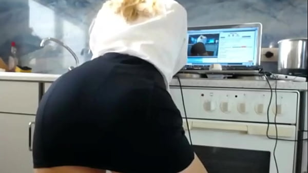 Gadis Nakal Mengocok Memeknya Di Webcam Langsung