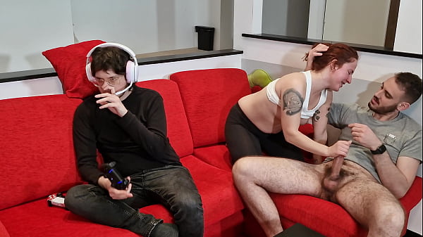 Adik Tiri Digoyang Teman Kandung Kakaknya, Sementara Kakak Asyik Main Game (muncrat Di Menit 10.35) – Subtitle Inggris – Undress Saga Episode 03