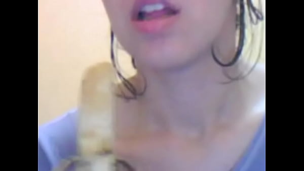 Gadis Arab Yang Menggoda Dengan Sorot Mata Penuh Nafsu