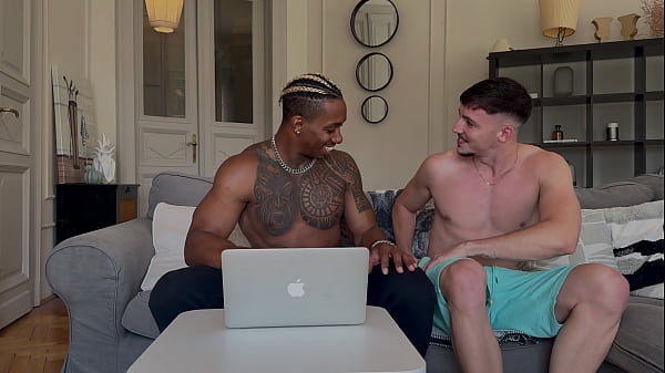 Kinuski, Pelacur Rusia Itu Kami Isi Kedua Lubangnya Sekaligus