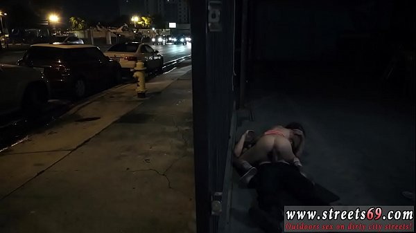 Remaja Arab Pertama Kali Mengisap Kontol, Cowok Memang Suka Menggoda Cewek Berkacamata