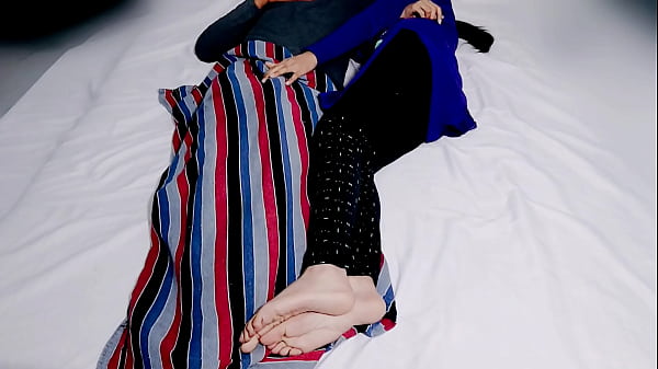 Istri Rumah Tangga Langsing Dan Seksi Digoyang Driver Mobil Bertitit Besar Di Serial Web Hindi Terbaru