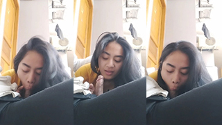 Dinda Pamer Kemampuan Oral Di Depan Kosan, Bikin Warganet Geger!