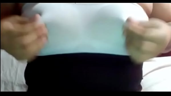 Istri India Memamerkan Payudara Ranumnya Dalam Bahasa Hindi