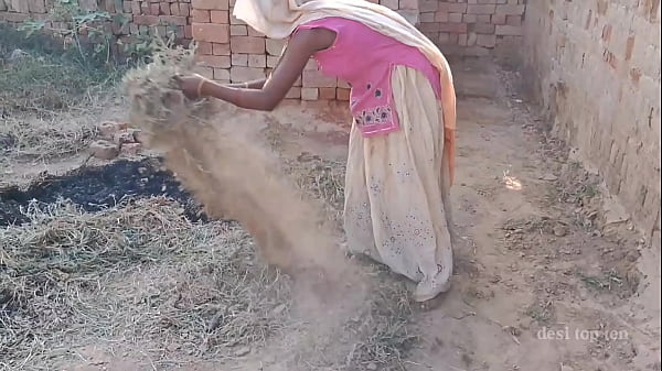 भैया ने भाभी समझकर कहा थोड़ा ही घुसाऊंगा, लेकिन फिर पूरा लंड अंदर पेल दिया, देसी इंडियन ऑडियो सेक्स में साफ आवाज सुनाई दे रही है।