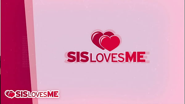 Adik Tiriku Tak Sengaja Melihat Ereksi Kakak Tiriku Yang Menggoda