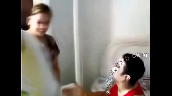 Gadis Arab Seksi Bercumbu Mesra – Asw822