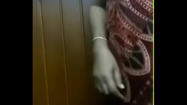 Bibir Berahi Tante India Berbusa, Payudara Besar Terkeras Dan Terbuka