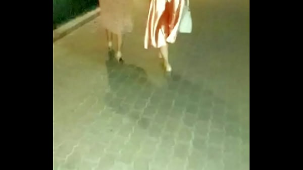 Gaun Sutra Emas Tiongkok Yang Menggoda Dan Menyilaukan Mata