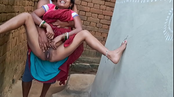 Gadis Desa India Dengan Kemaluan Yang Besar Dan Menggoda