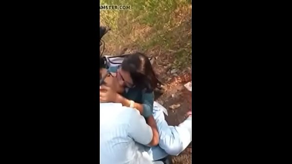 Gadis-gadis Seksi Dengan Payudara Besar Dan Ciuman Panas Remaja India – Persembahan Khusus Untuk Lindsey Pelas