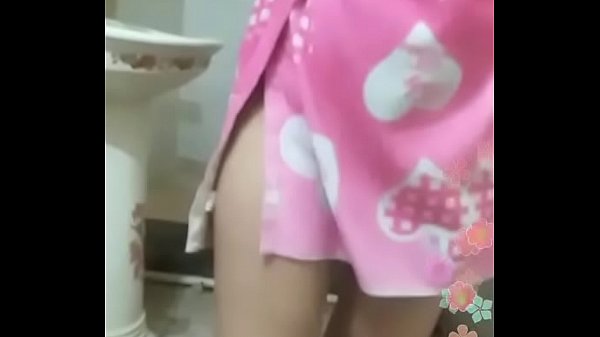Mandi Panas Desi Di Kamar Mandi