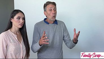 Isi Vagina Tukaranku Sekarang – Ashley Wolf & Destiny Cruz Bertempur Dalam Orgy Liar