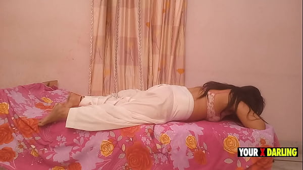 Hari Ketiga: Ibu Tiri Kesakitan Punggung, Anak Tirinya Menggila Dan Memijatnya