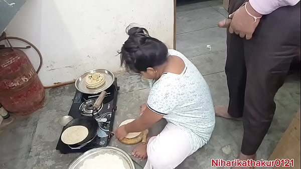 Induk Tiriku Yang Seksi Dari India Digoyang Di Dapur