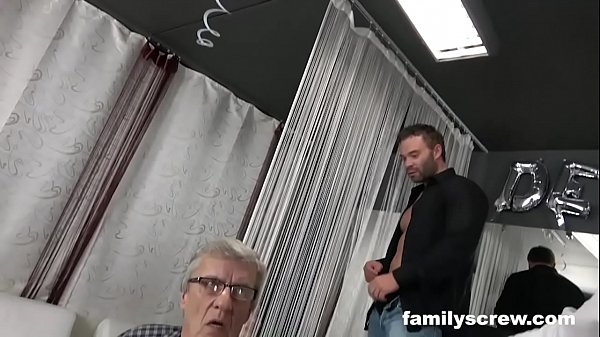 Dikibuli Keluarga Demi Masuk Ke Dunia Malam