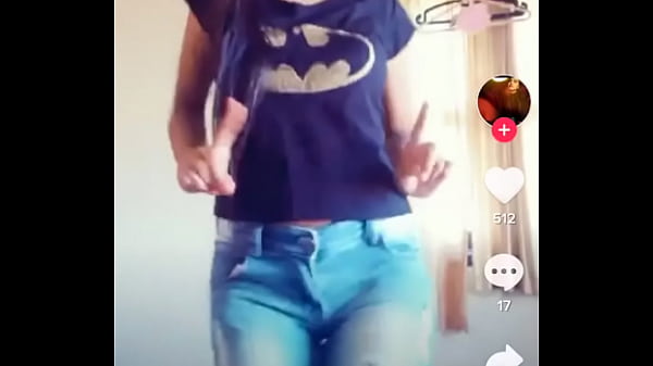 Tarian Seksi Gadis Desi Yang Menggoda Dan Memikat