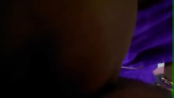 Bibi Pukul Pantat, Goyang Pinggul, Pipi Montok Desi