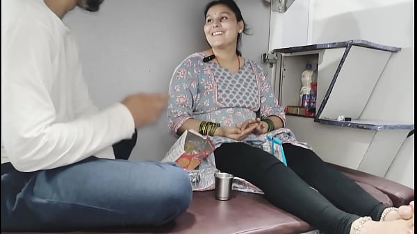 Ibu Mertua Tante Tiri Digoyang Keras Di Kereta Dari Kashmir Ke Kanyakumari